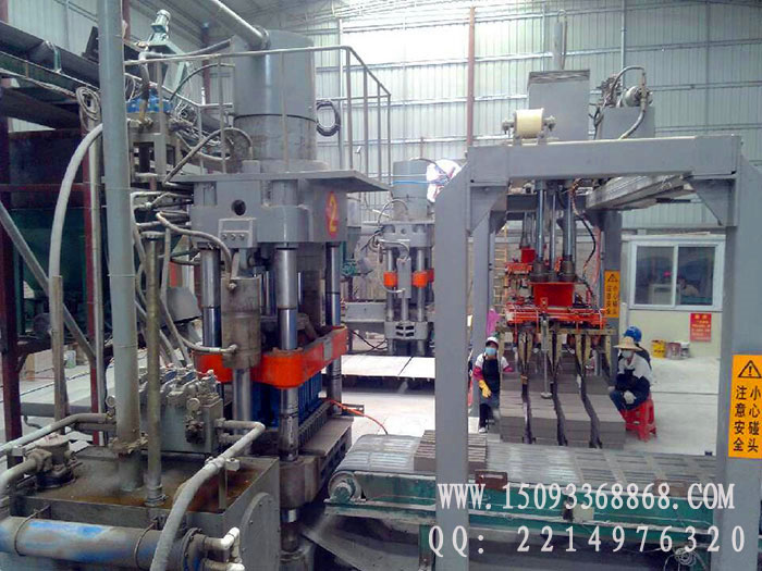 珍珠巖保溫板設(shè)備